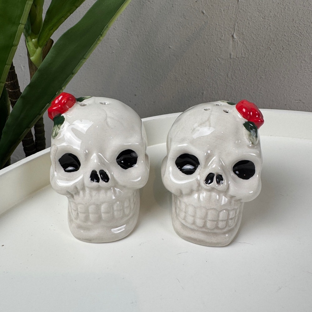 Vintage Gothic Romantic Day of the Dead Skull Salt and Pepper Shakers Halloween